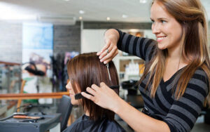 Curso online de PRL en Peluquería y Estética y Primeros Auxilios