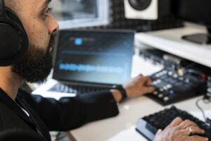 IA en el Periodismo: Herramientas Clave y Desafíos Éticos